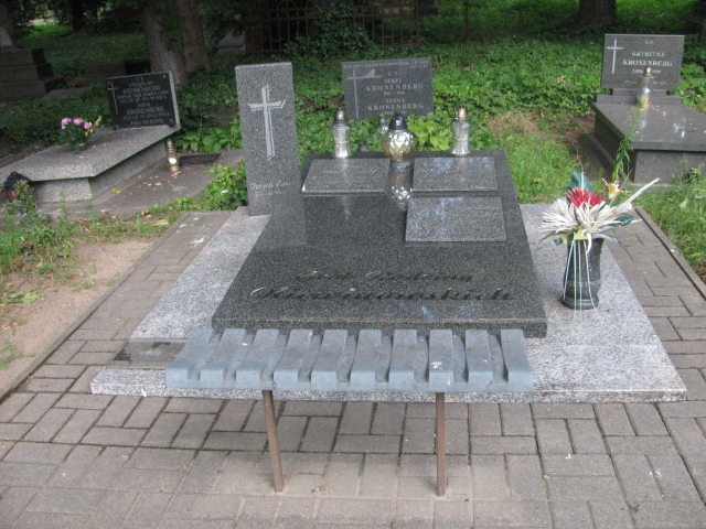 Grób Wacław Niewinowski